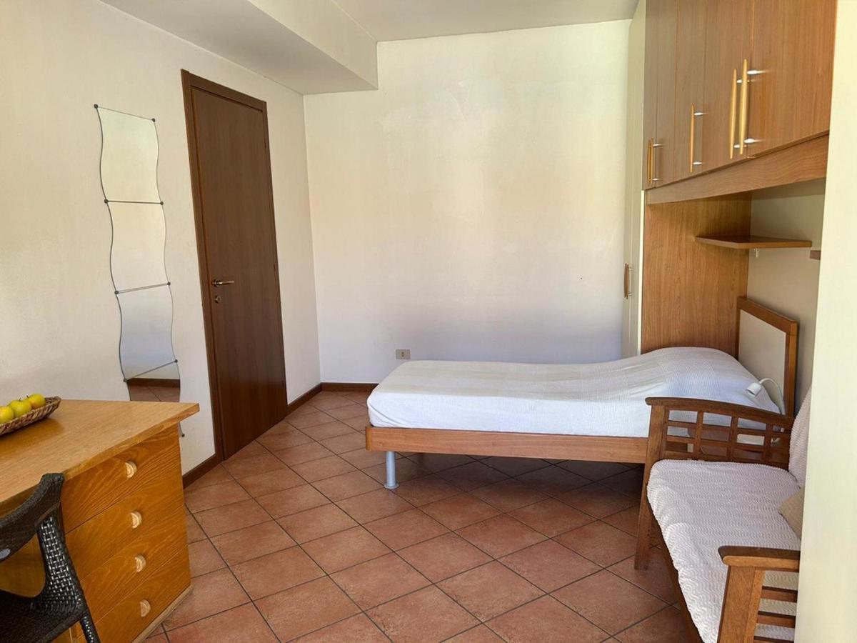 Lecco Only Females Guest House Extérieur photo
