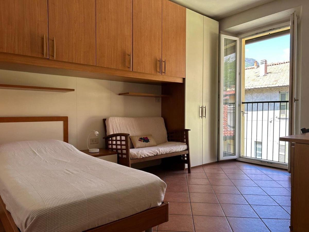 Lecco Only Females Guest House Extérieur photo